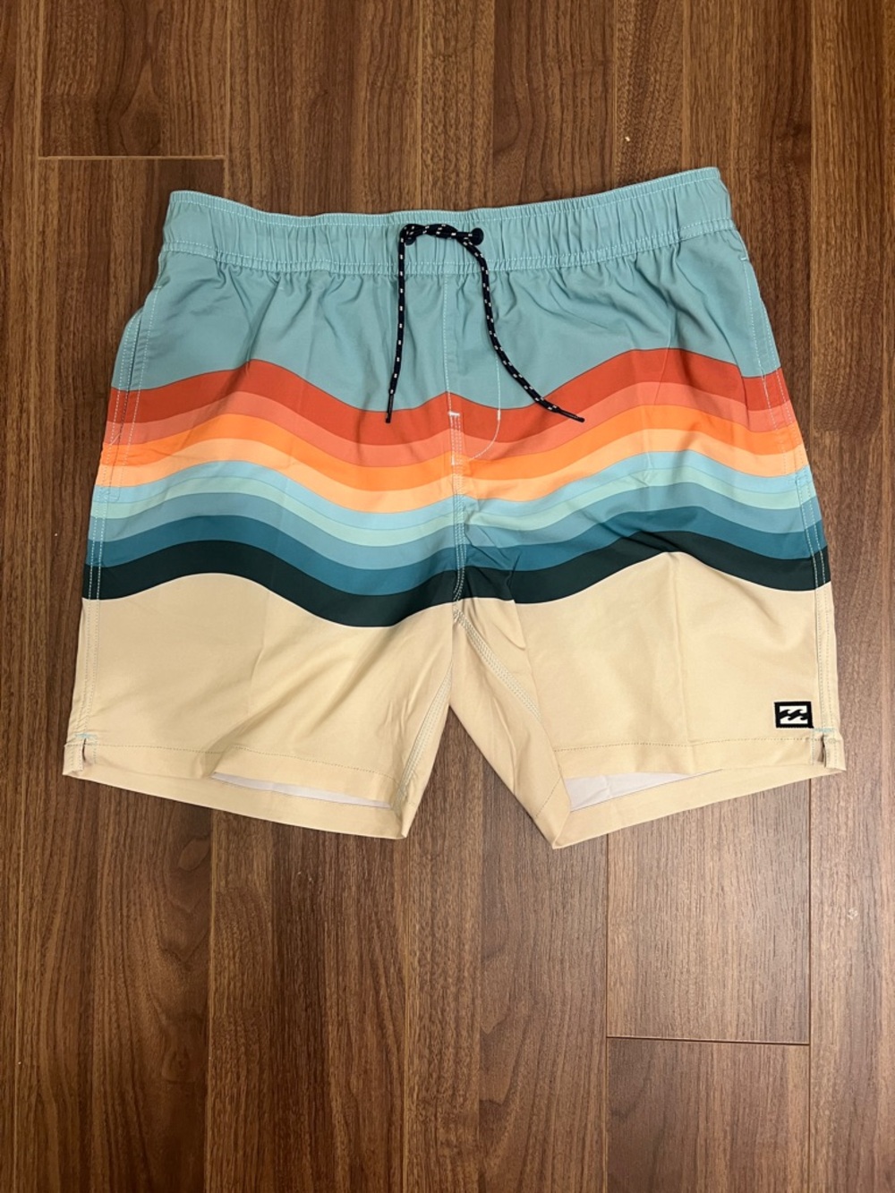 BILLABONG Sundays Lay Volley Short SIZE Medium. NWOT